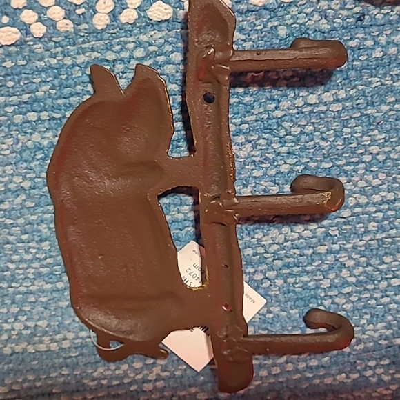 Iron Pig Key Holder - Picture 4 of 5